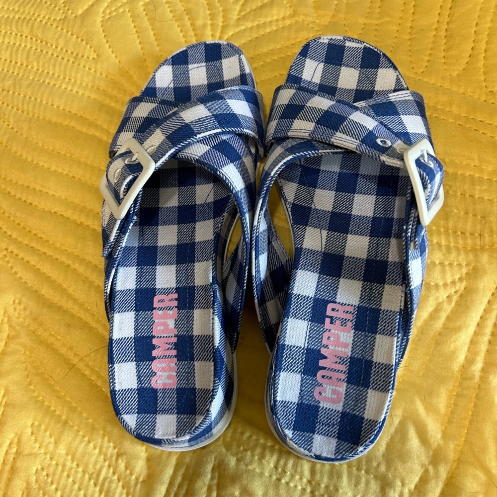 Sandals. Size 7.5 (38). New with tags.